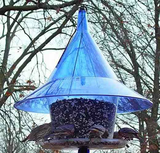 Sky Cafe Squirrel Proof Feeder 3 Sky Cafe Squirrel Proof Feeder - Image 3