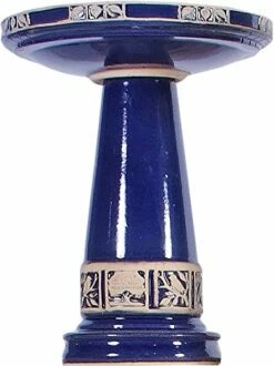 Zanesville Bird Bath With Locking Top- 2 Colors -US Poultry Sales Store Zanesville Bird Bath Detail